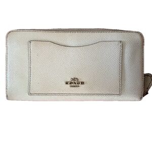 Coach Accordian Zip Around Leather Wallet Chalk/Light Gold 12 Card Slot LRG